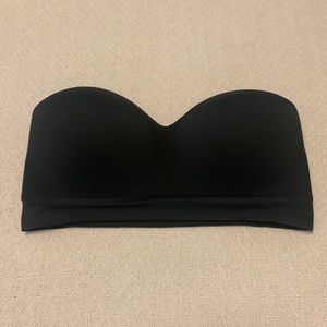 Strapless slightly padded bandeau bra